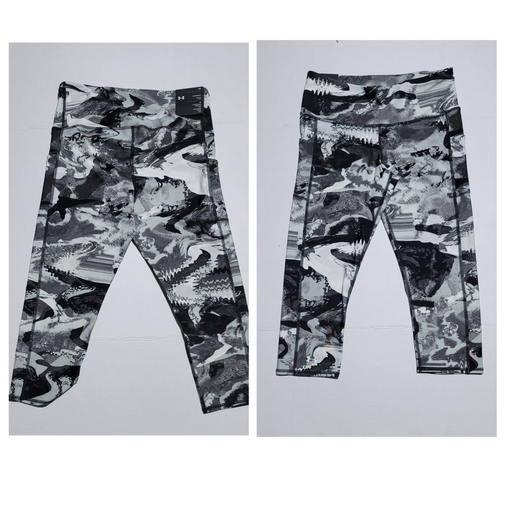NWT 😍Women's UNDER ARMOUR 😍Leggings! Size L Compression

High Rise Capri